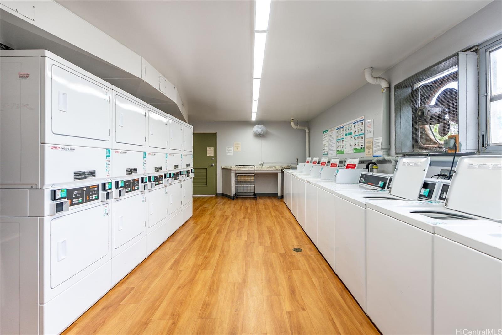 Pearl Ridge Gdns & Twr condo # 1502, Aiea, Hawaii - photo 20 of 20