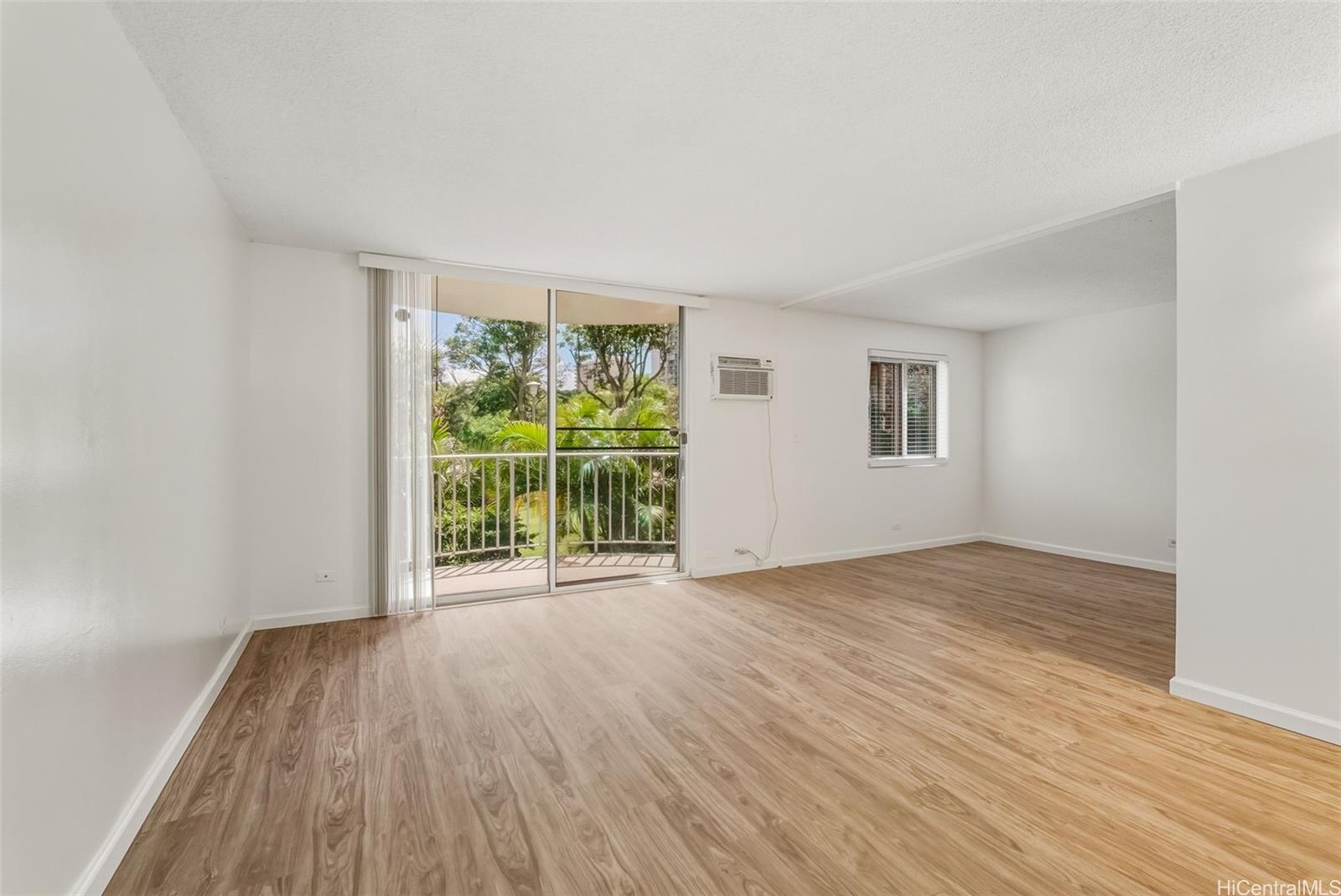 Pearl Ridge Gdns & Twr condo # 7-105, Aiea, Hawaii - photo 2 of 17