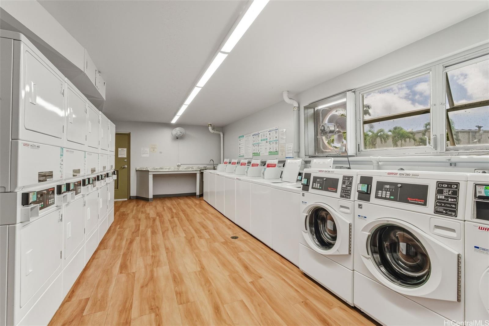 Pearl Ridge Gdns & Twr condo # 7-105, Aiea, Hawaii - photo 12 of 17