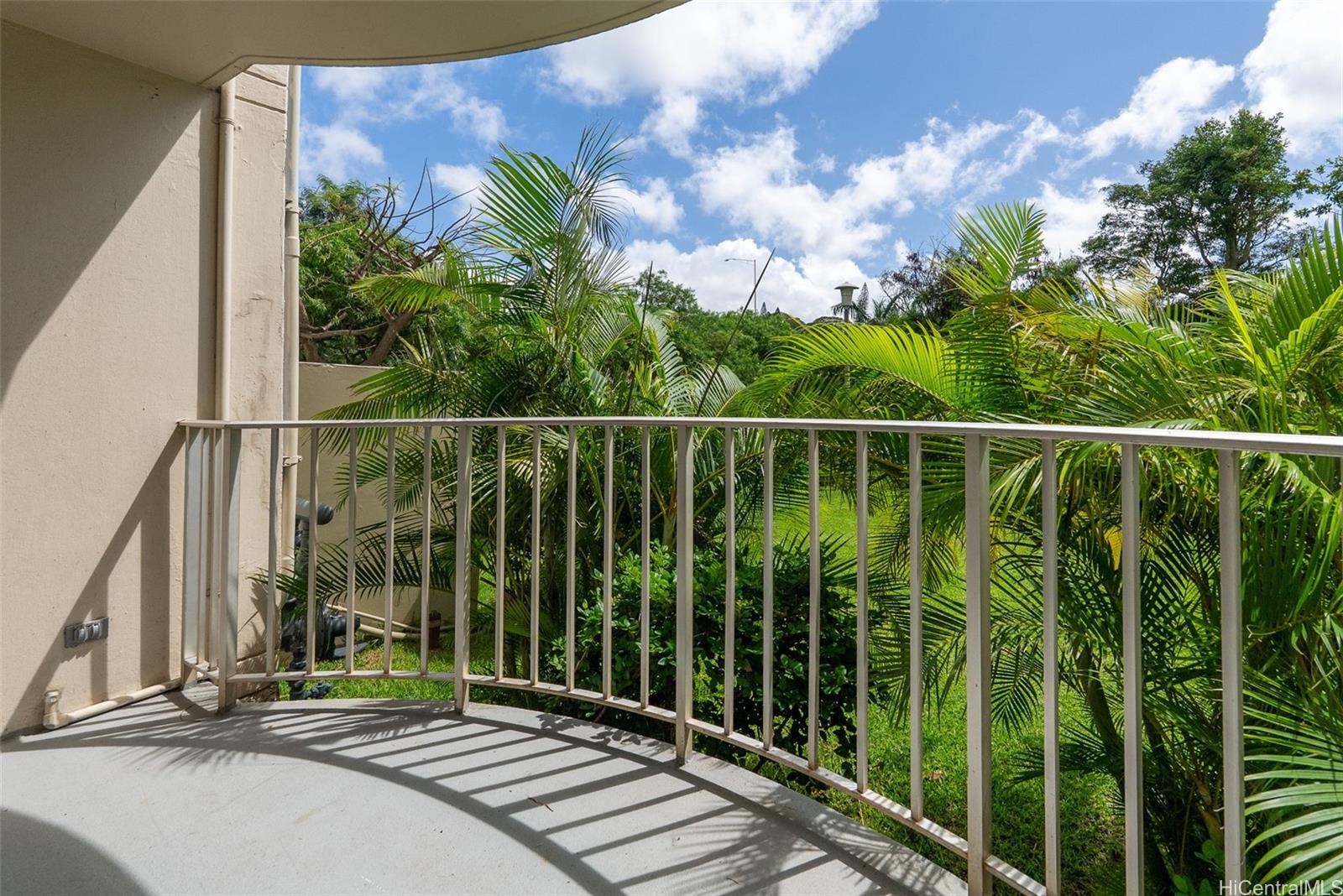 Pearl Ridge Gdns & Twr condo # 7-105, Aiea, Hawaii - photo 5 of 17