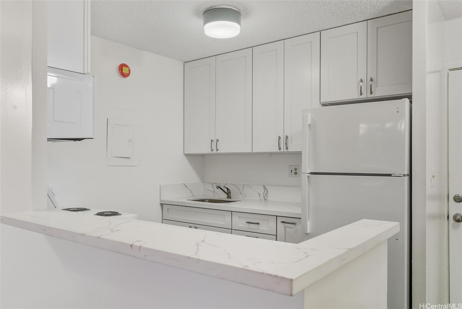 Pearl Ridge Gdns & Twr condo # 7-105, Aiea, Hawaii - photo 8 of 17