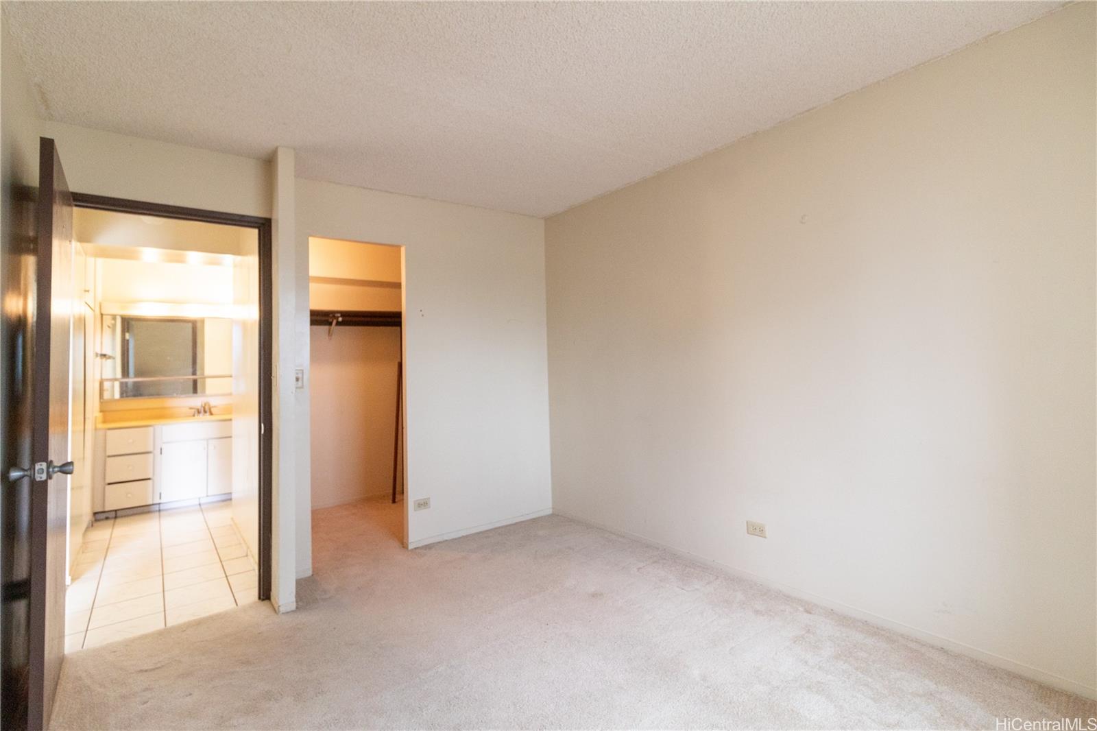 Pearl Ridge Gdns & Twr condo # 71208, Aiea, Hawaii - photo 3 of 9