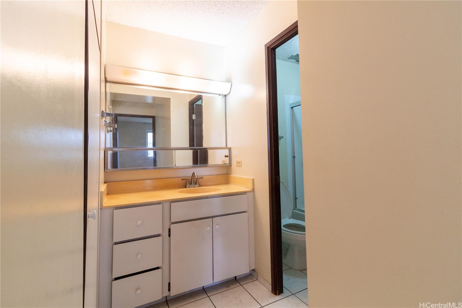 Pearl Ridge Gdns & Twr condo # 71208, Aiea, Hawaii - photo 8 of 9