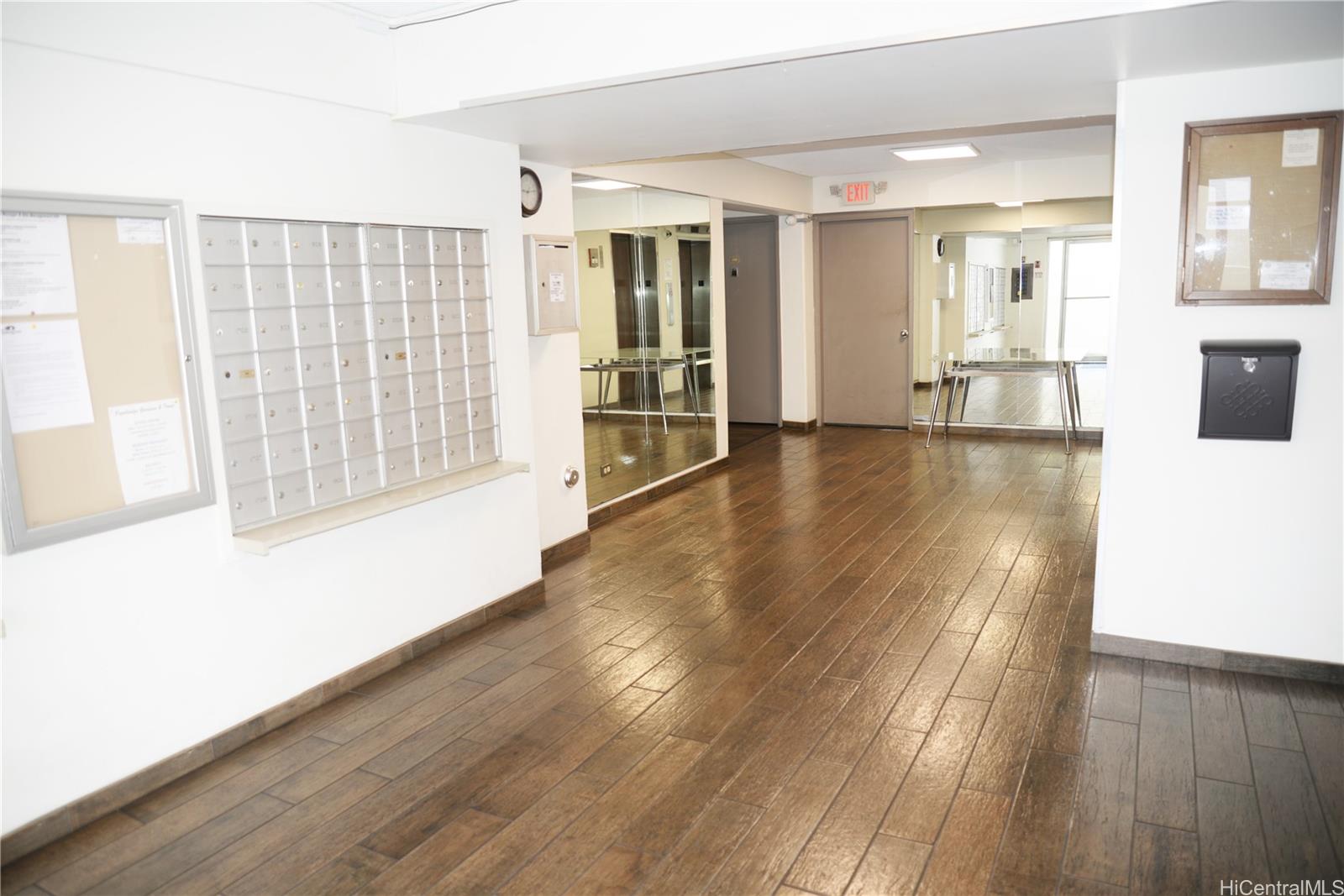 Pearl Ridge Gdns & Twr condo # 7-1706, Aiea, Hawaii - photo 14 of 23