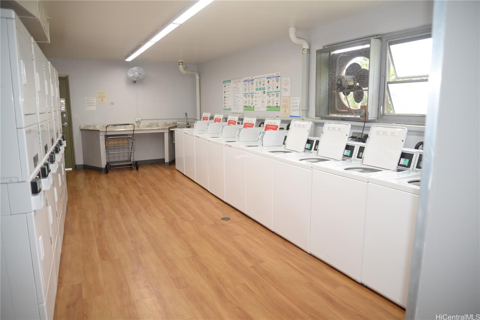 Pearl Ridge Gdns & Twr condo # 7-1706, Aiea, Hawaii - photo 15 of 23