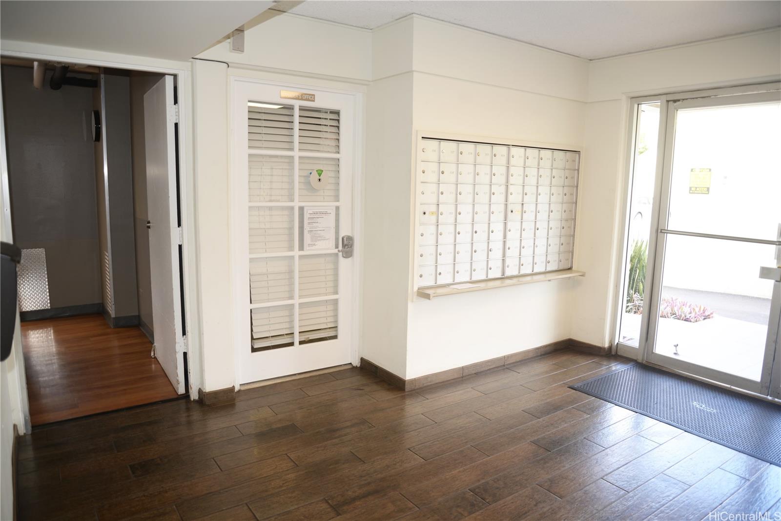 Pearl Ridge Gdns & Twr condo # 7-1706, Aiea, Hawaii - photo 16 of 23