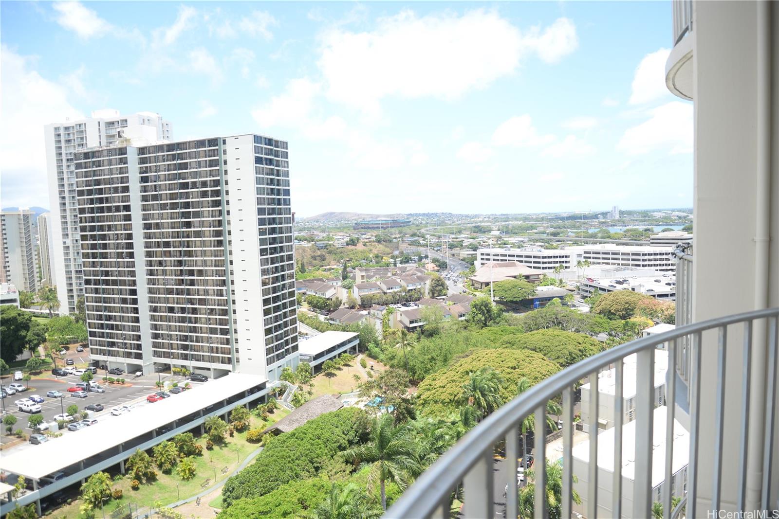 Pearl Ridge Gdns & Twr condo # 7-1706, Aiea, Hawaii - photo 17 of 23
