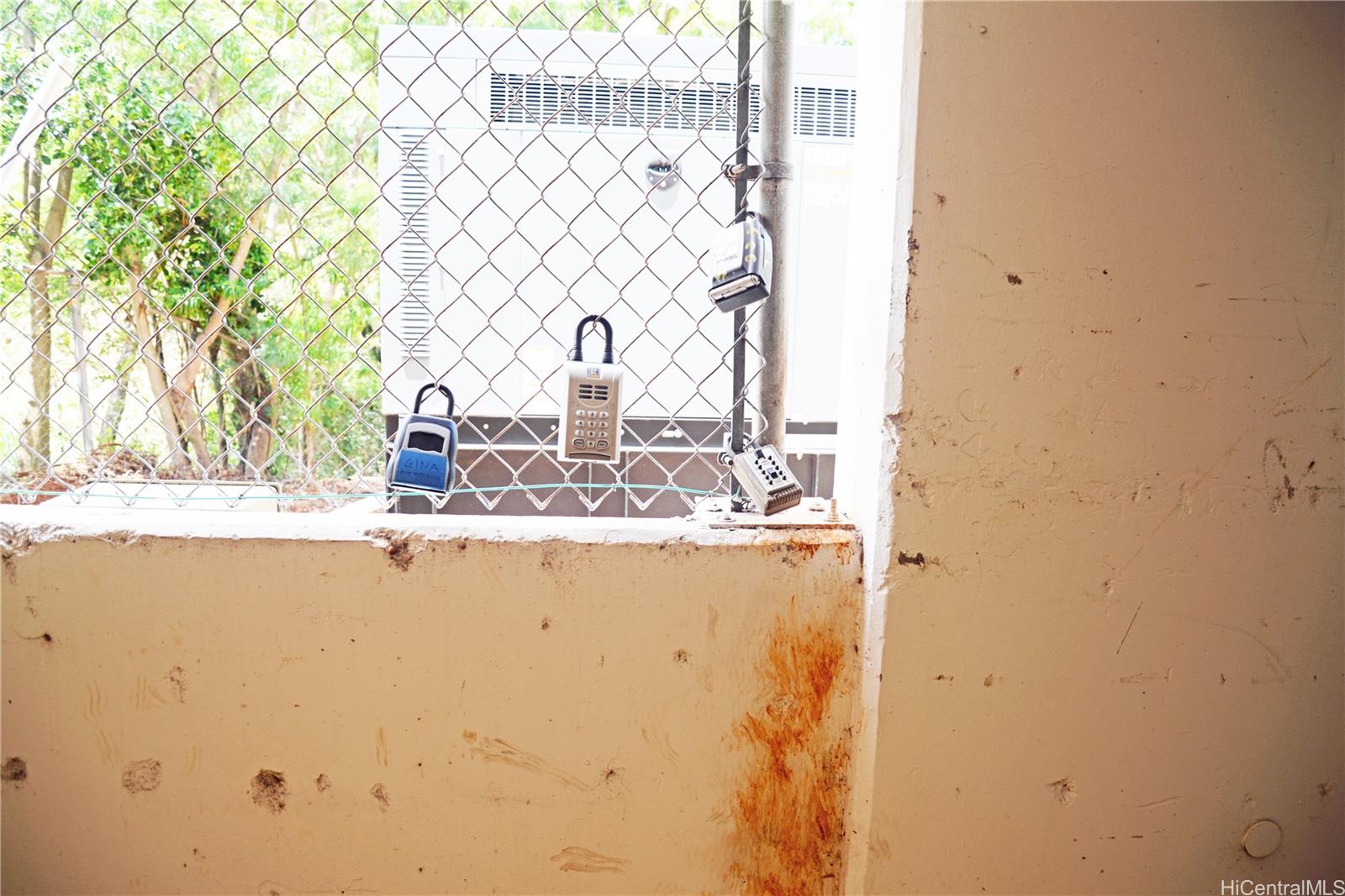 Pearl Ridge Gdns & Twr condo # 7-1706, Aiea, Hawaii - photo 20 of 23