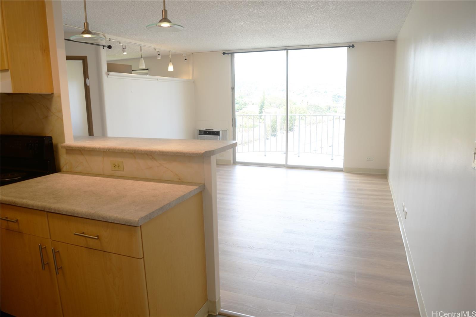 Pearl Ridge Gdns & Twr condo # 7-1706, Aiea, Hawaii - photo 3 of 23