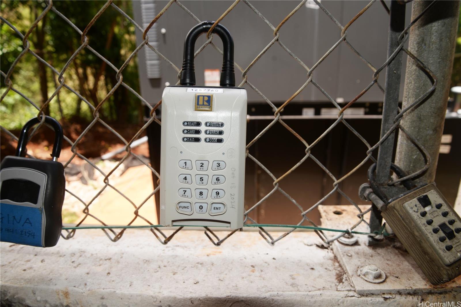 Pearl Ridge Gdns & Twr condo # 7-1706, Aiea, Hawaii - photo 21 of 23