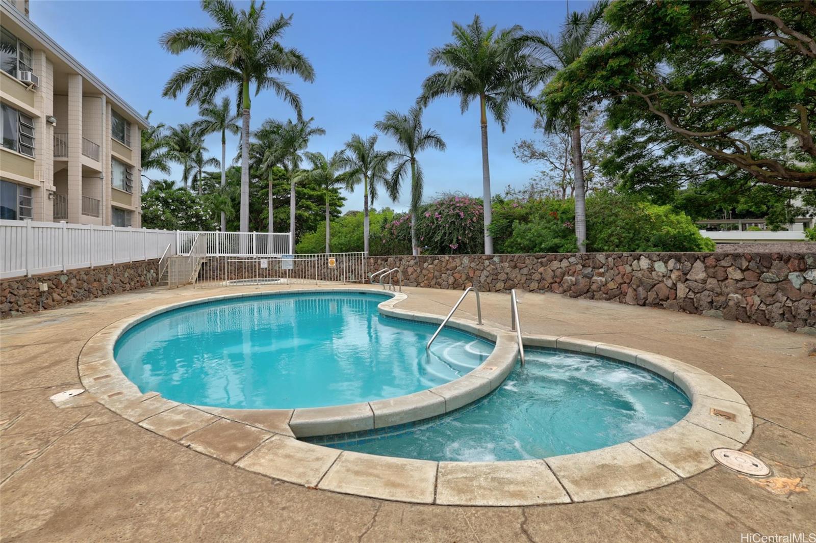 Pearl Ridge Gdns & Twr condo # 7-606, Aiea, Hawaii - photo 19 of 25