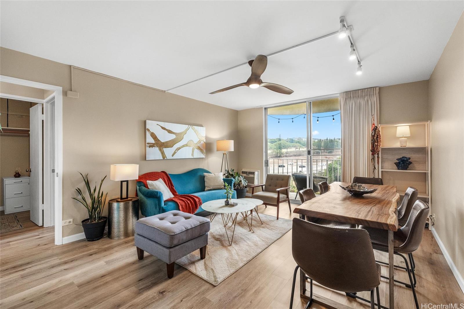 Pearl Ridge Gdns & Twr condo # 7-606, Aiea, Hawaii - photo 5 of 25