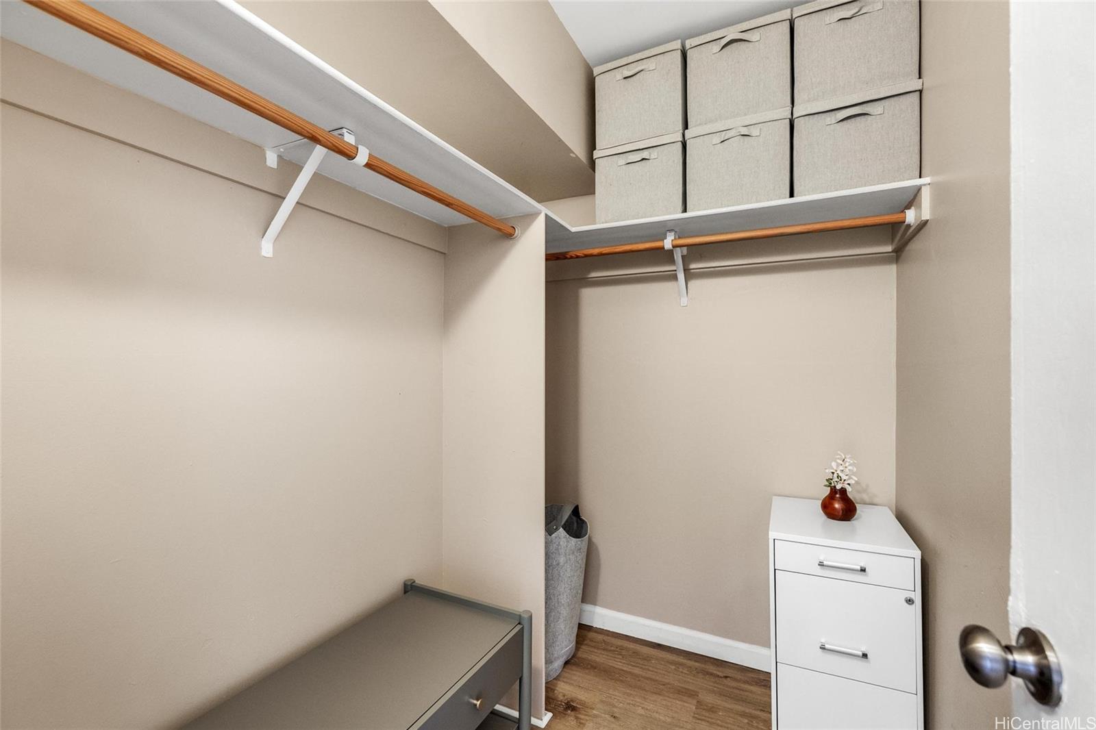 Pearl Ridge Gdns & Twr condo # 7-606, Aiea, Hawaii - photo 8 of 25