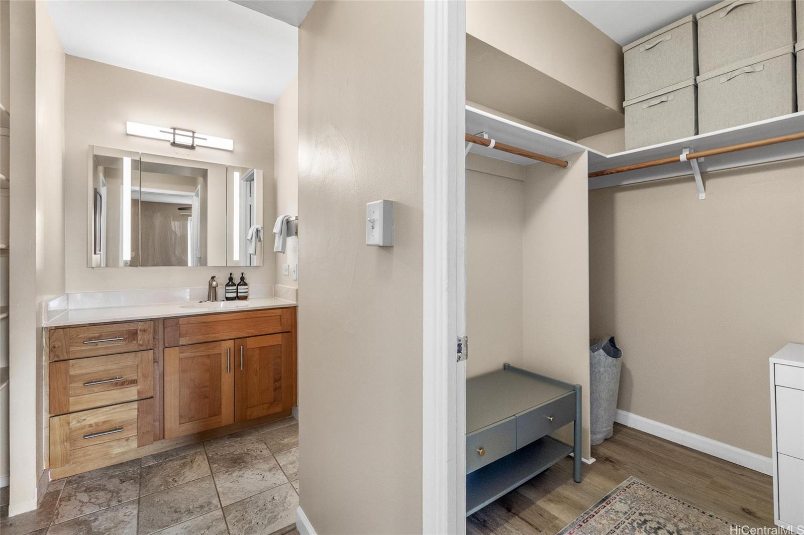 Pearl Ridge Gdns & Twr condo # 7-606, Aiea, Hawaii - photo 9 of 25