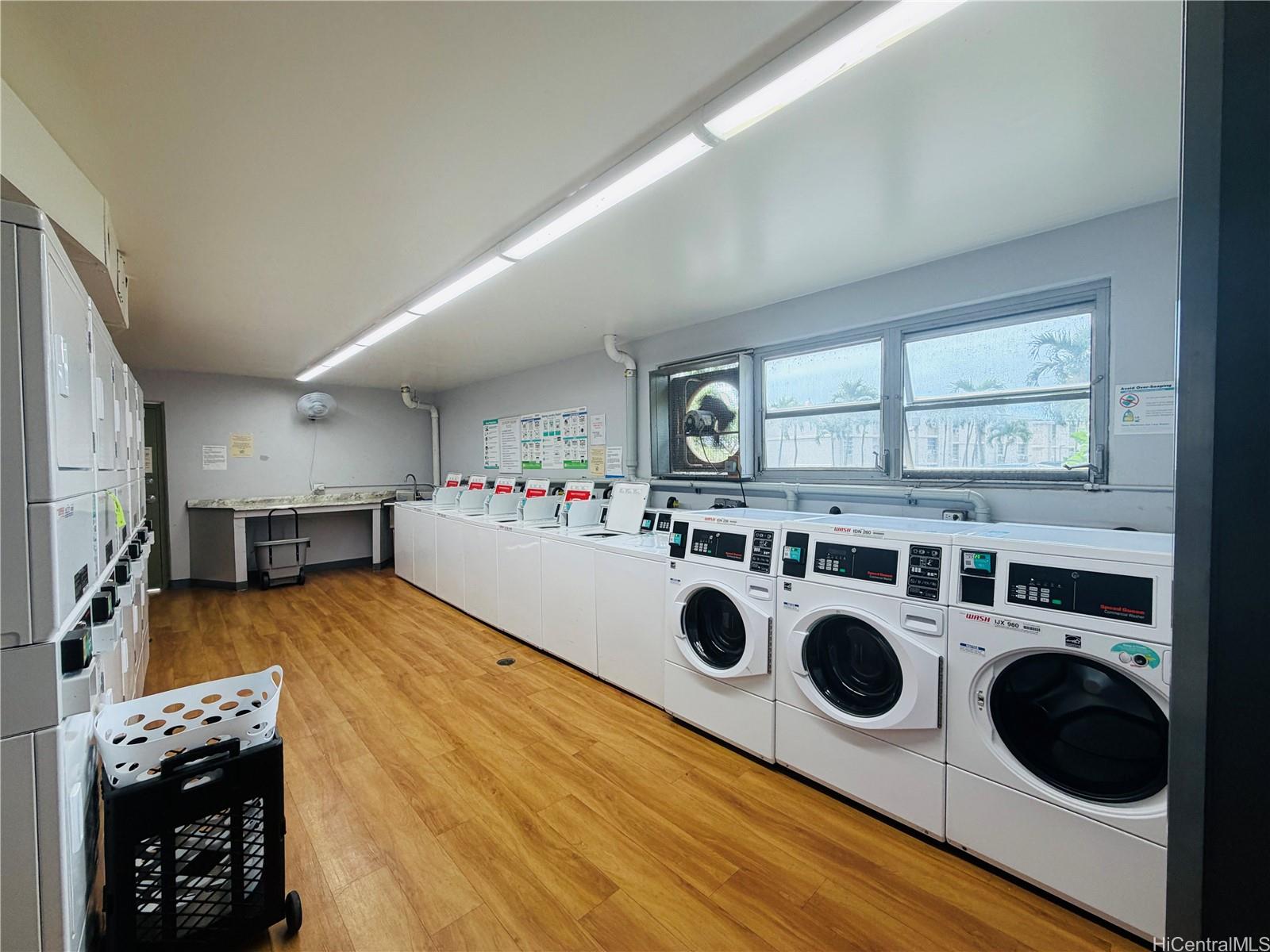 Pearl Ridge Gdns & Twr condo # 7-803, Aiea, Hawaii - photo 16 of 25