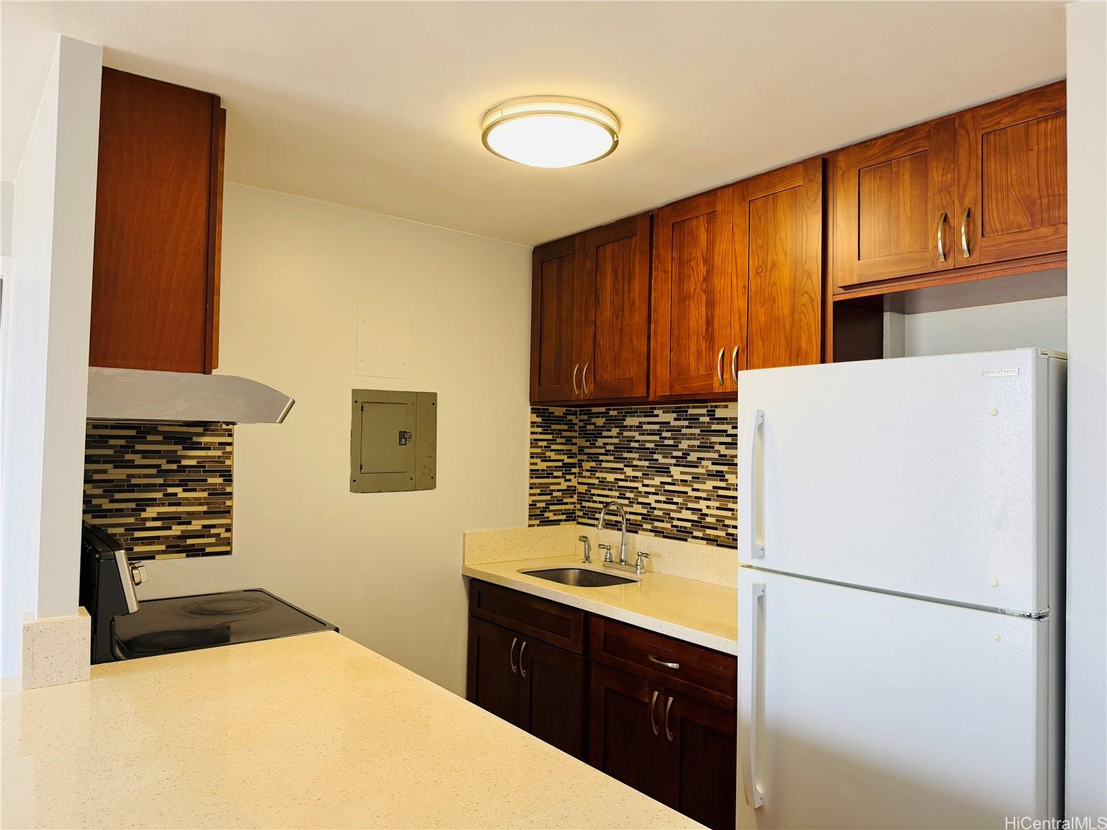 Pearl Ridge Gdns & Twr condo # 7-803, Aiea, Hawaii - photo 6 of 25