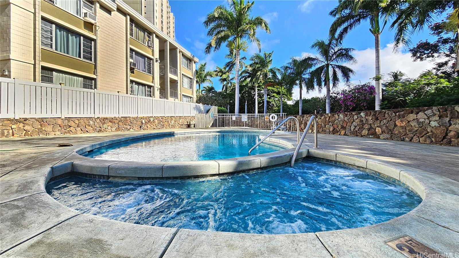 Pearl Ridge Gdns & Twr condo # 7-907, Aiea, Hawaii - photo 18 of 25