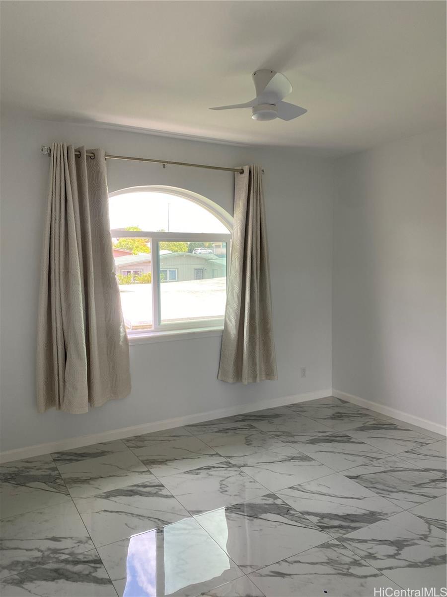 98-1040 Kaamilo Street Aiea - Rental - photo 5 of 10