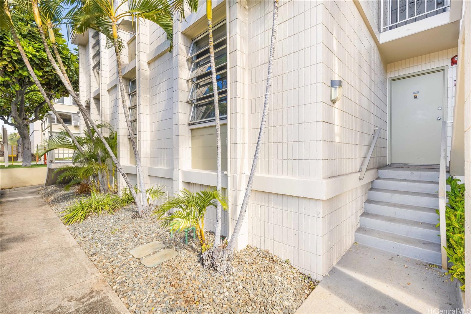 Pearl Ridge Gdns & Twr condo # 1/101, Aiea, Hawaii - photo 14 of 23