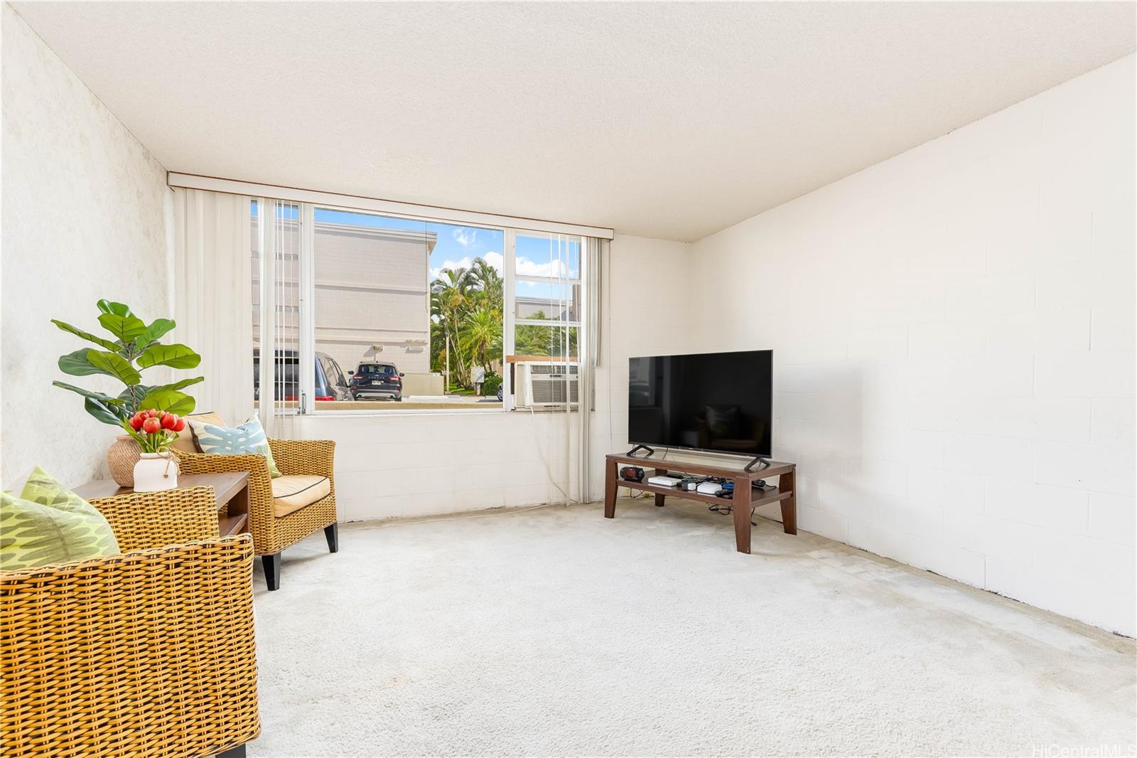 Pearl Ridge Gdns & Twr condo # 1/101, Aiea, Hawaii - photo 4 of 23