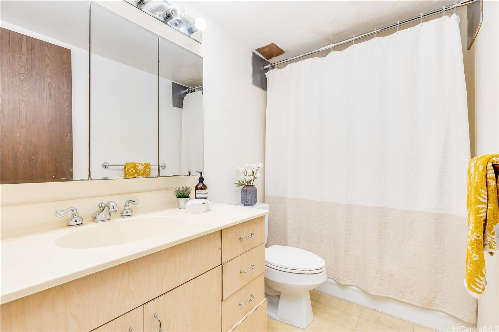 Pearl Ridge Gdns & Twr condo # 1/101, Aiea, Hawaii - photo 10 of 23