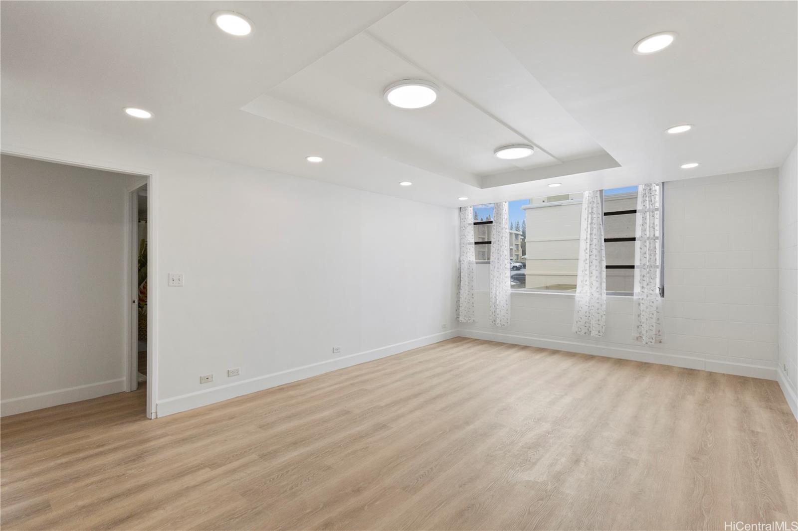 Pearl Ridge Gdns & Twr condo # 1-201, Aiea, Hawaii - photo 4 of 24