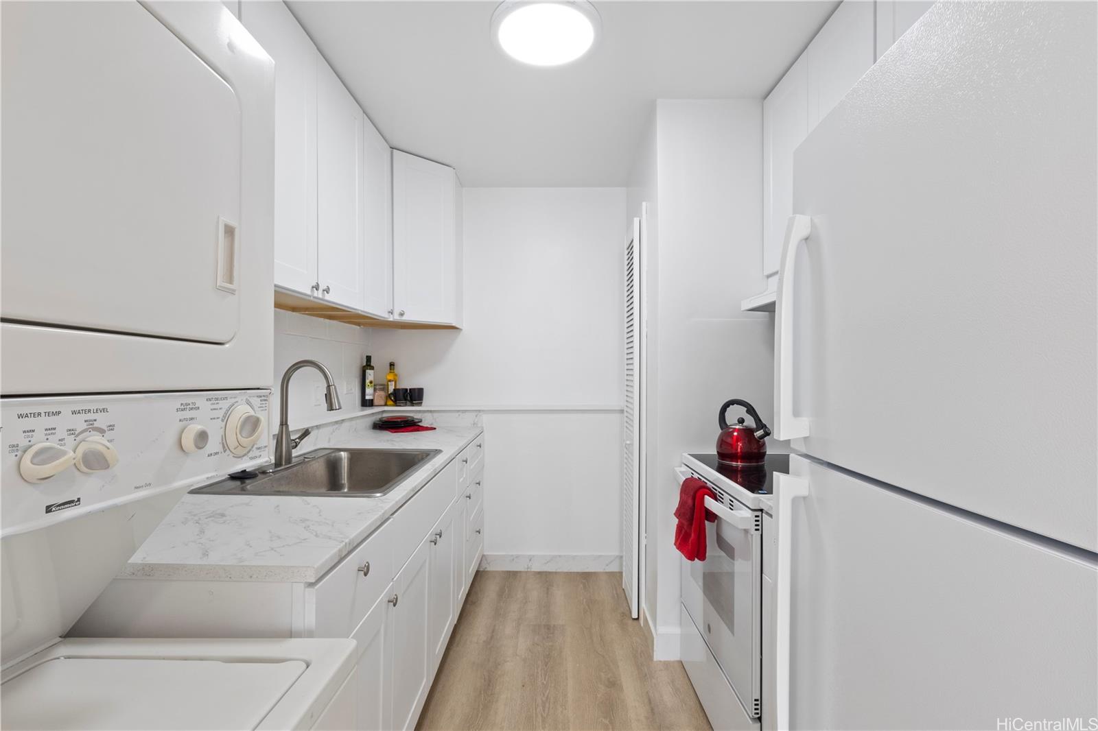 Pearl Ridge Gdns & Twr condo # 1-201, Aiea, Hawaii - photo 8 of 24