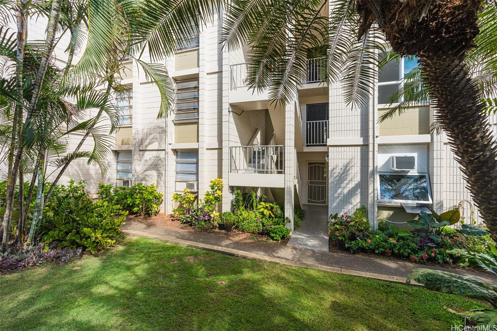 Pearl Ridge Gdns & Twr condo # 2-201, Aiea, Hawaii - photo 2 of 20