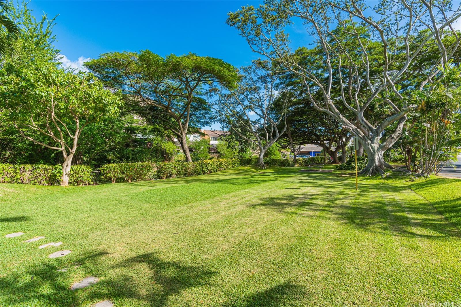 Pearl Ridge Gdns & Twr condo # 2-201, Aiea, Hawaii - photo 18 of 20