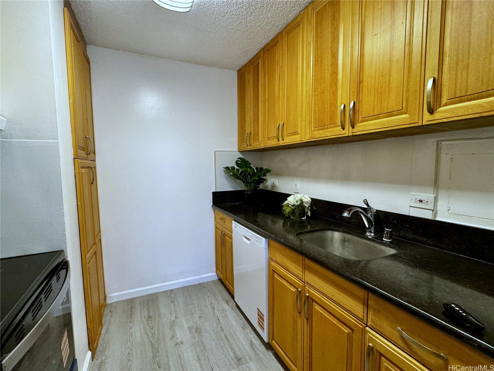 Pearl Ridge Gdns & Twr condo # 2-201, Aiea, Hawaii - photo 6 of 19