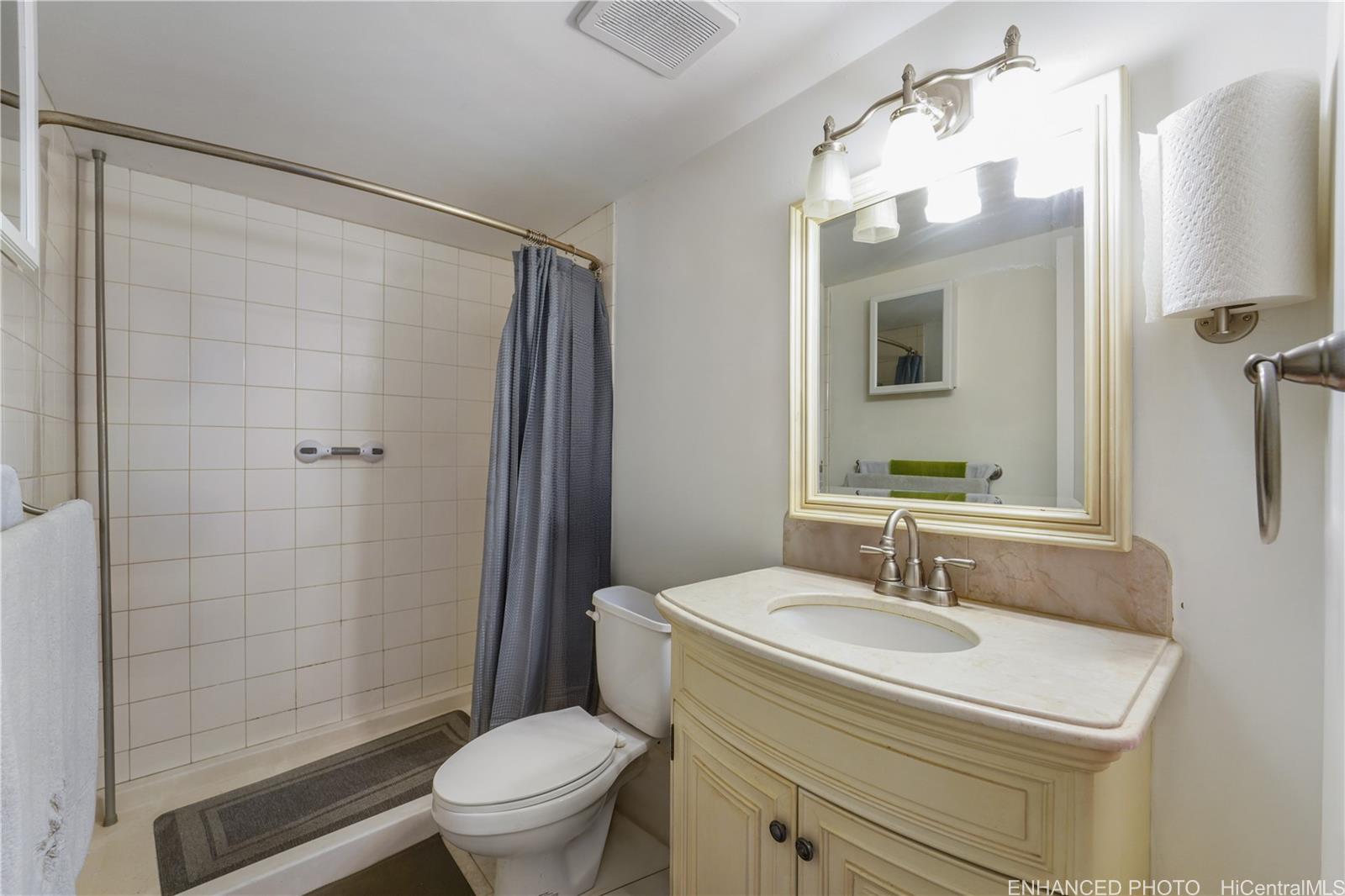 Pearl Ridge Gdns & Twr condo # 2-301, Aiea, Hawaii - photo 3 of 18