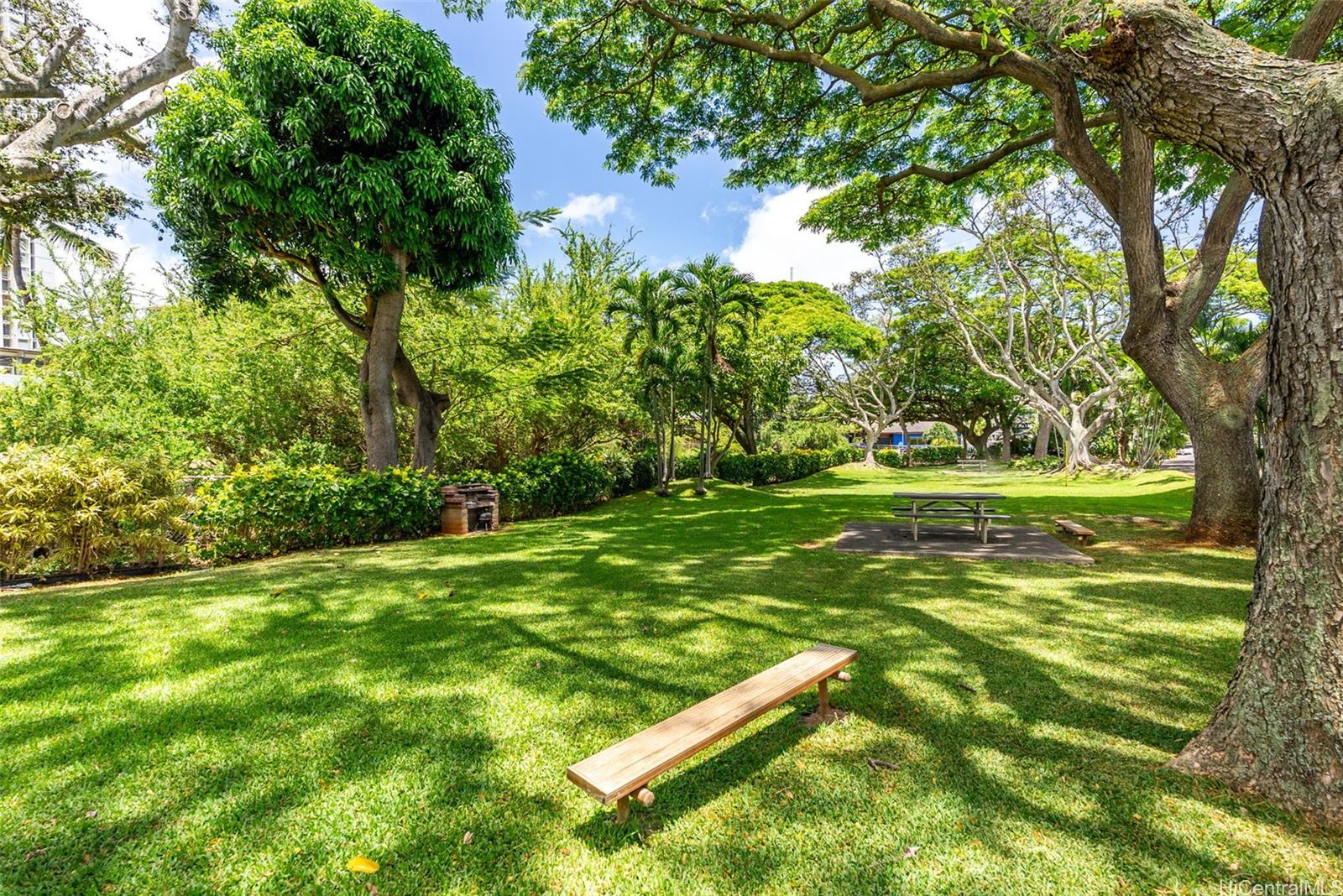 Pearl Ridge Gdns & Twr condo # 2-303, Aiea, Hawaii - photo 22 of 25
