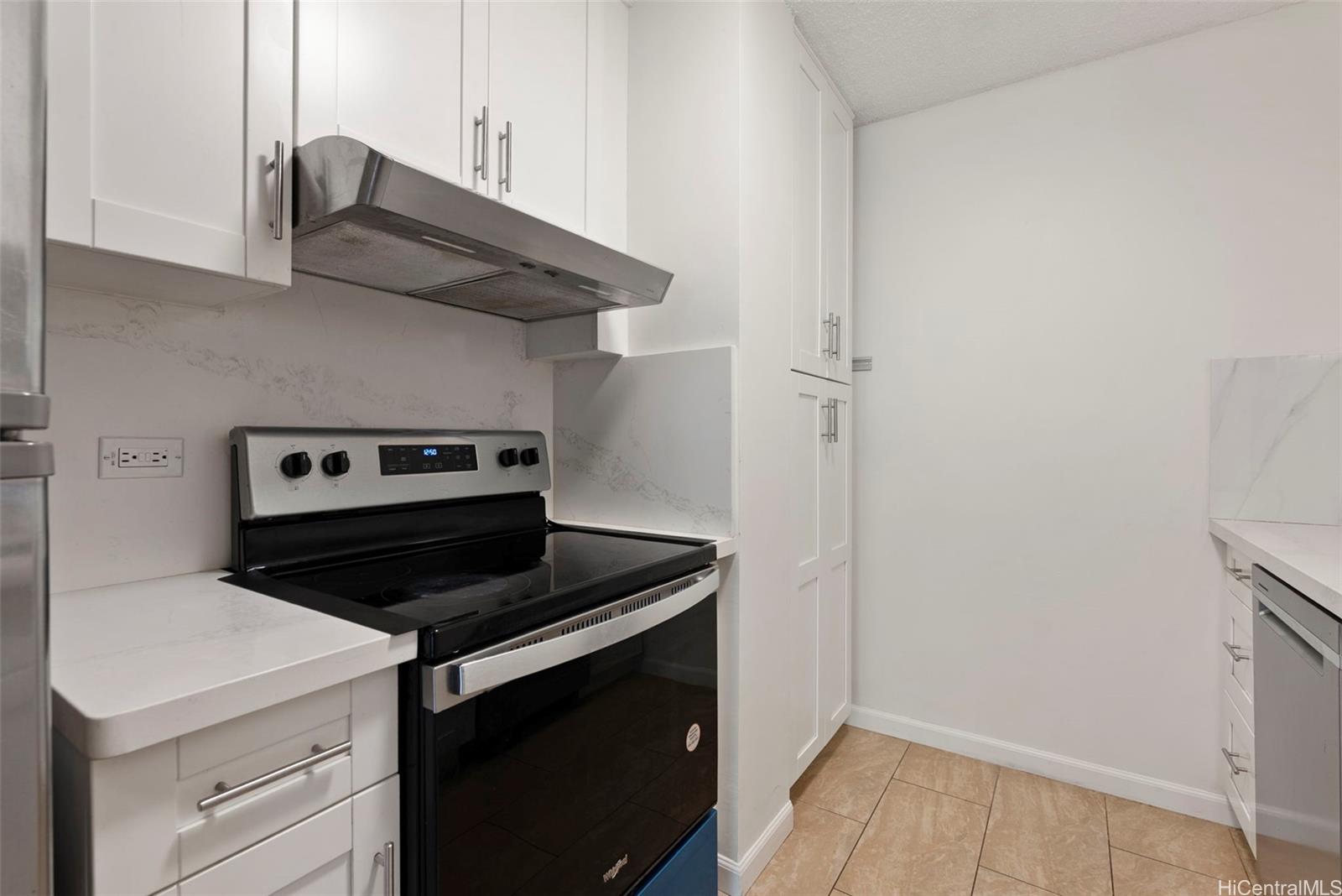 Pearl Ridge Gdns & Twr condo # 2-303, Aiea, Hawaii - photo 4 of 25