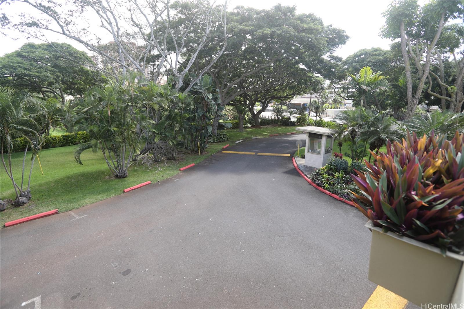 Pearl Ridge Gdns & Twr condo # 2-304, Aiea, Hawaii - photo 2 of 18