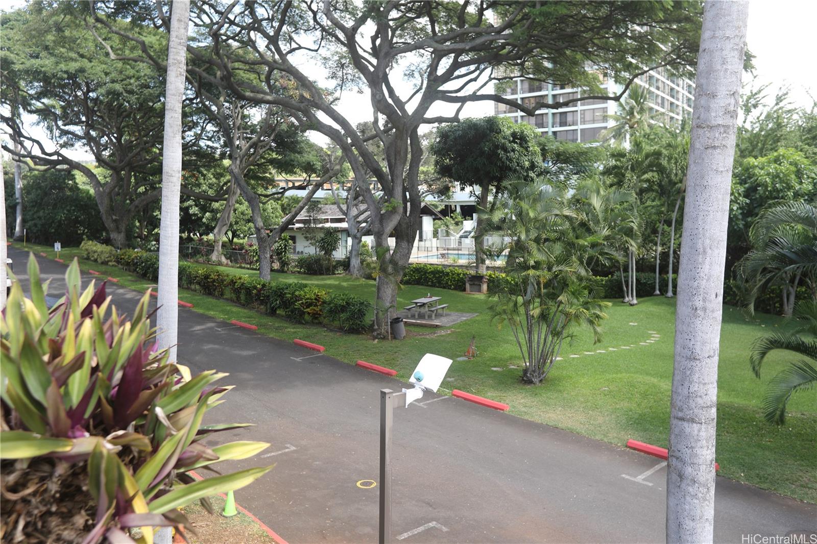 Pearl Ridge Gdns & Twr condo # 2-304, Aiea, Hawaii - photo 4 of 18