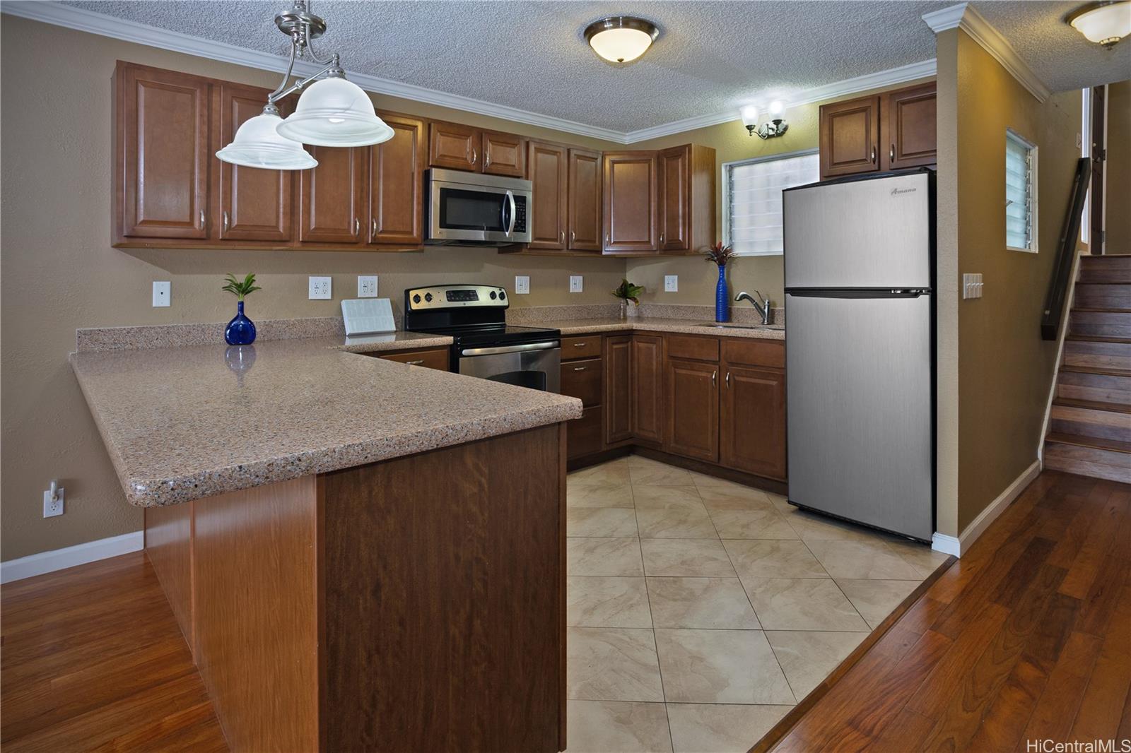 98-1066 Komo Mai Drive townhouse # 92, Aiea, Hawaii - photo 3 of 17