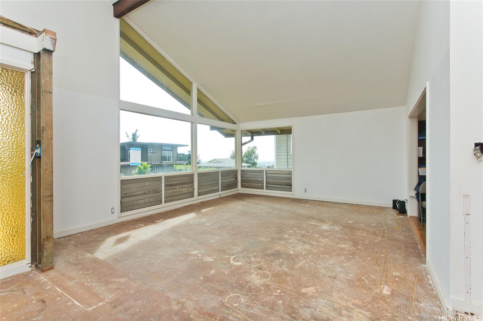 98-1156  Iliee Street Aiea Heights, PearlCity home - photo 4 of 9