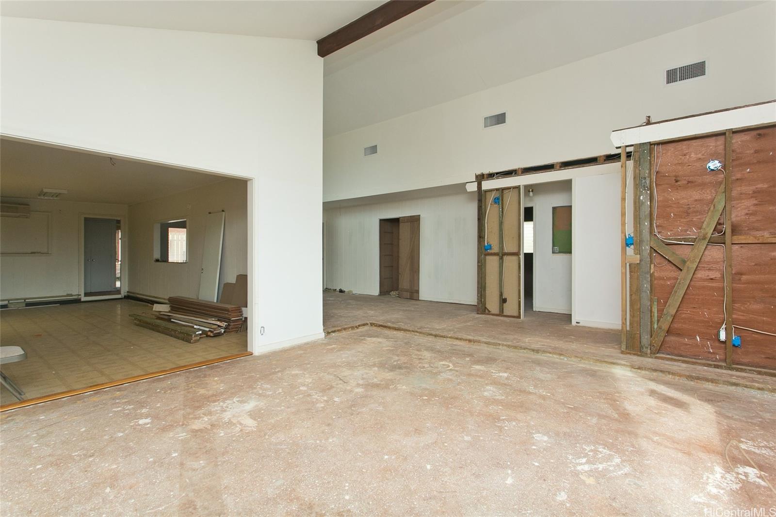 98-1156  Iliee Street Aiea Heights, PearlCity home - photo 5 of 9