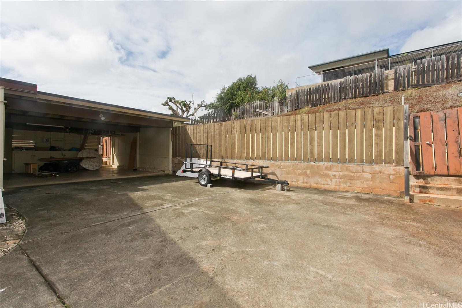 98-1156  Iliee Street Aiea Heights, PearlCity home - photo 8 of 9