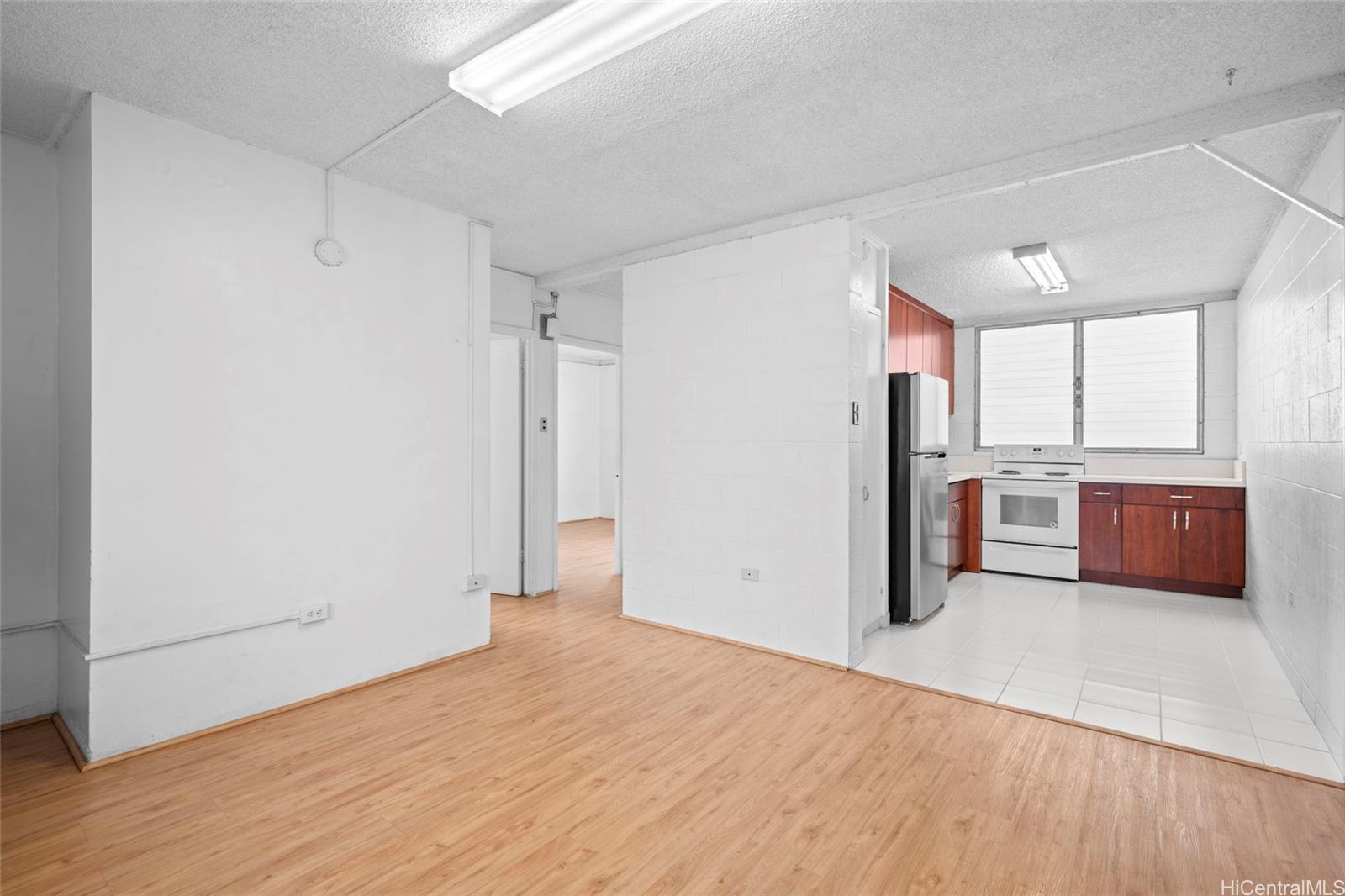 Pearl Manor Apts condo # 204, Aiea, Hawaii - photo 4 of 11