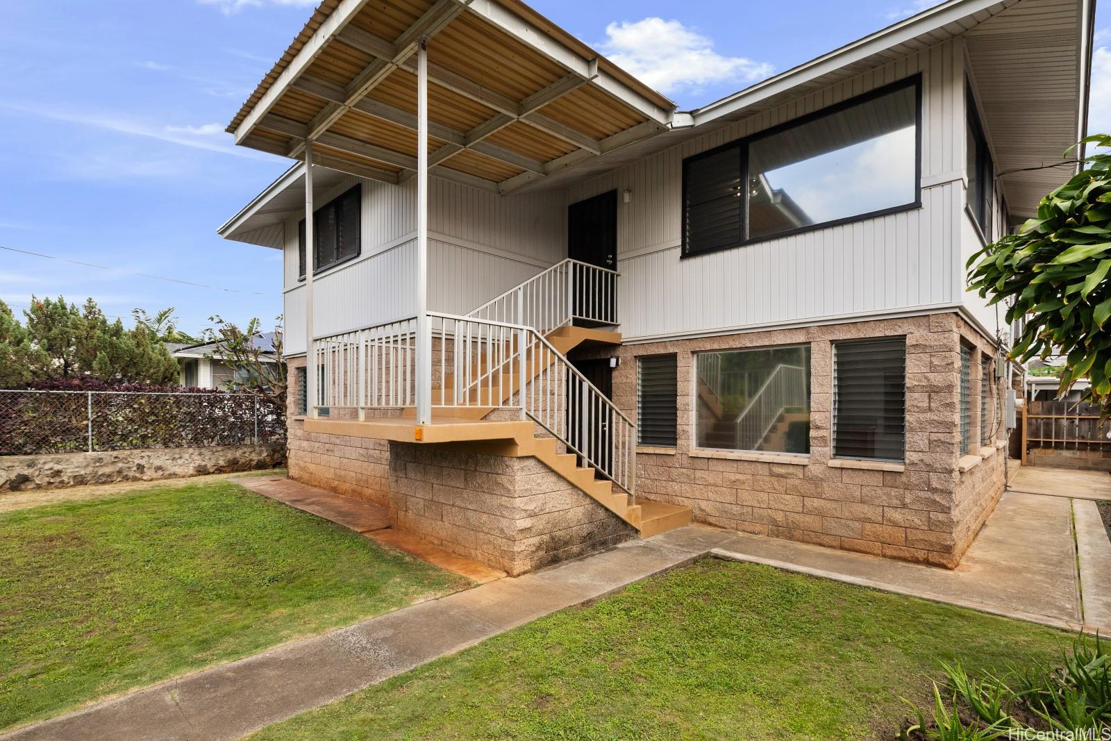 98-121  Kihale Pl Aiea Area, PearlCity home - photo 2 of 25