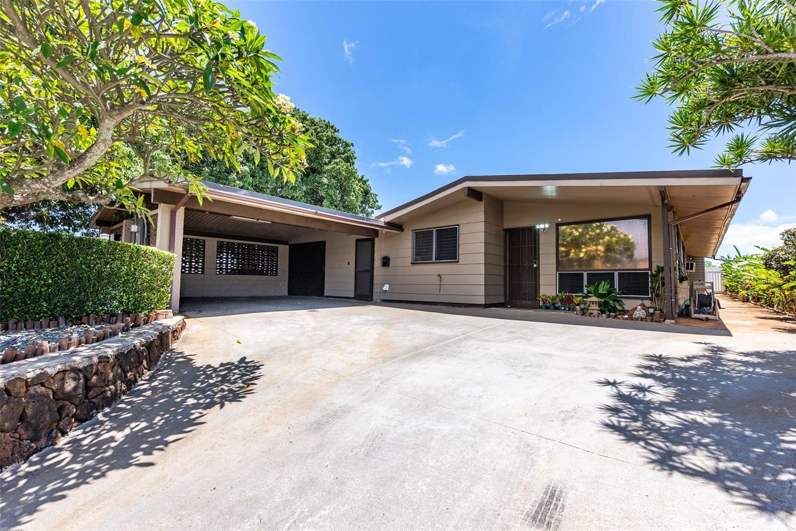 98-1225  Ulune Street Aiea Heights, PearlCity home - photo 2 of 25