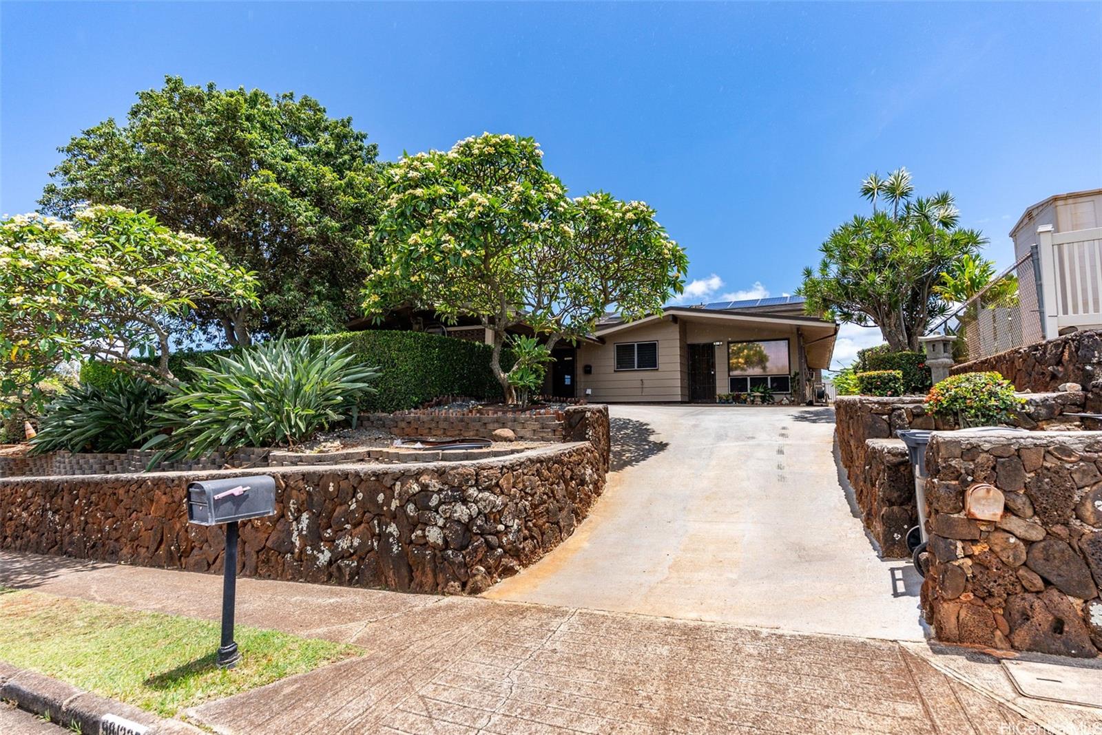 98-1225  Ulune Street Aiea Heights, PearlCity home - photo 20 of 25