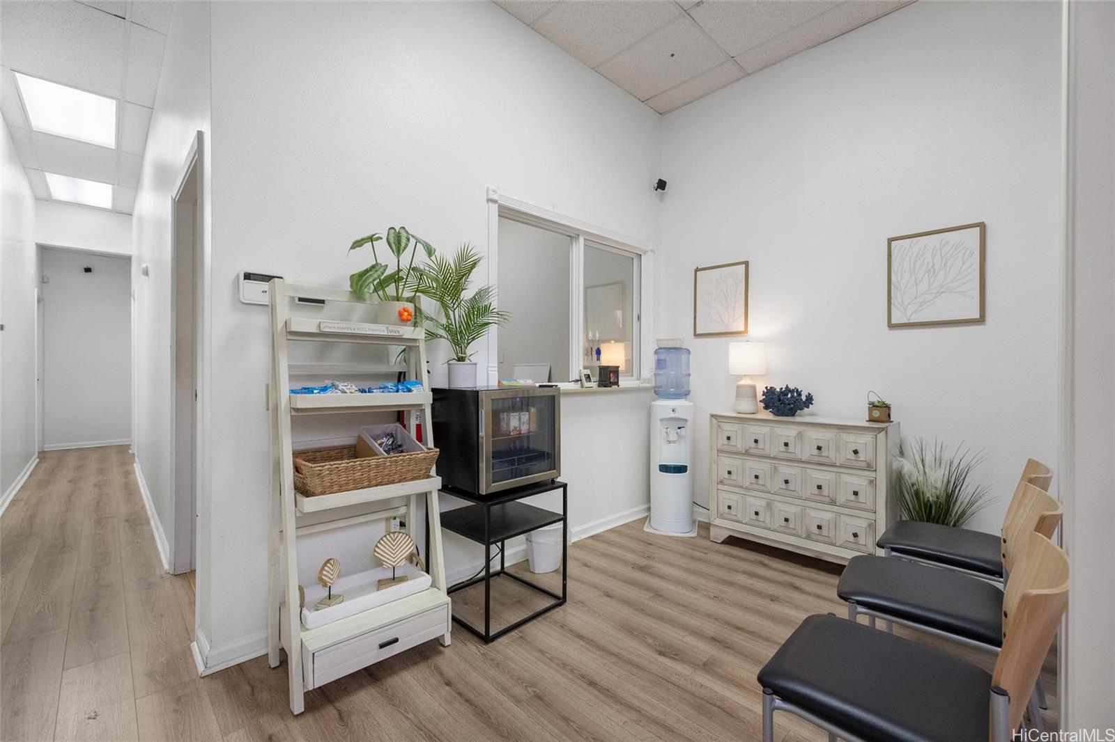 98-1247 Kaahumanu St Aiea Oahu commercial real estate photo2 of 10