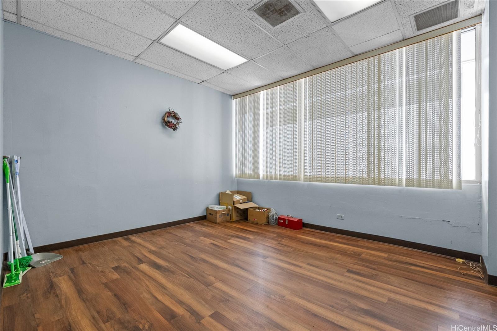 98-1247 Kaahumanu St Aiea Oahu commercial real estate photo9 of 15