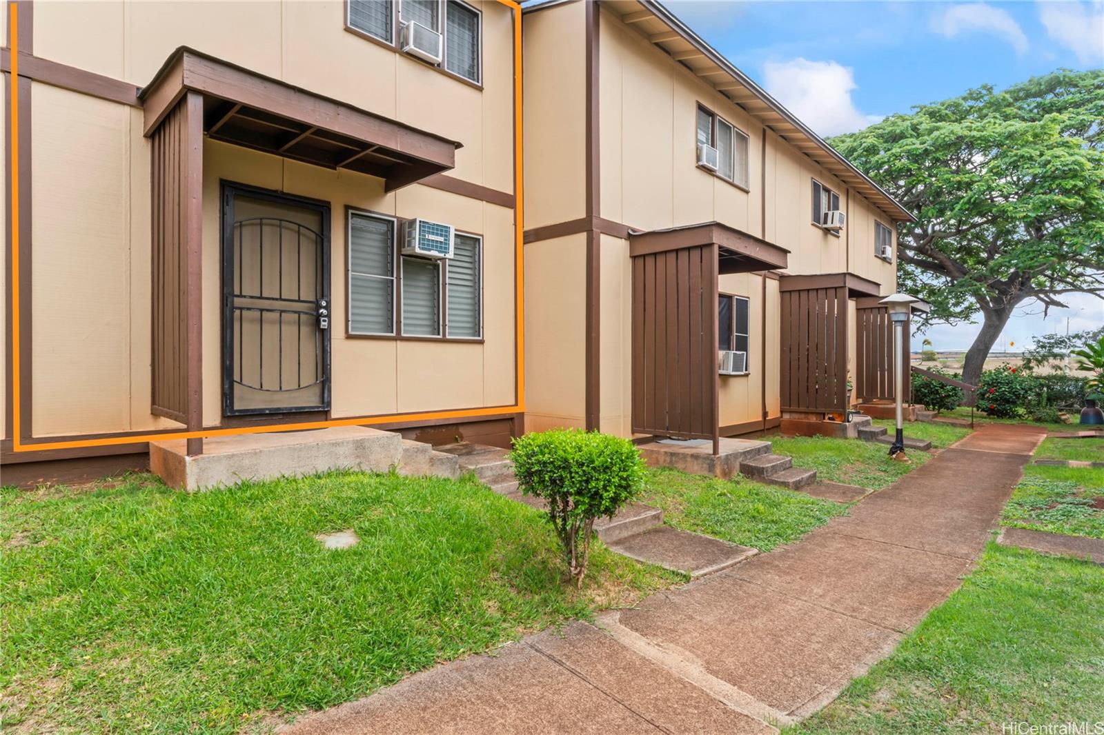 Waiau Gardens townhouse # C, Pearl City, Hawaii - photo 3 of 24