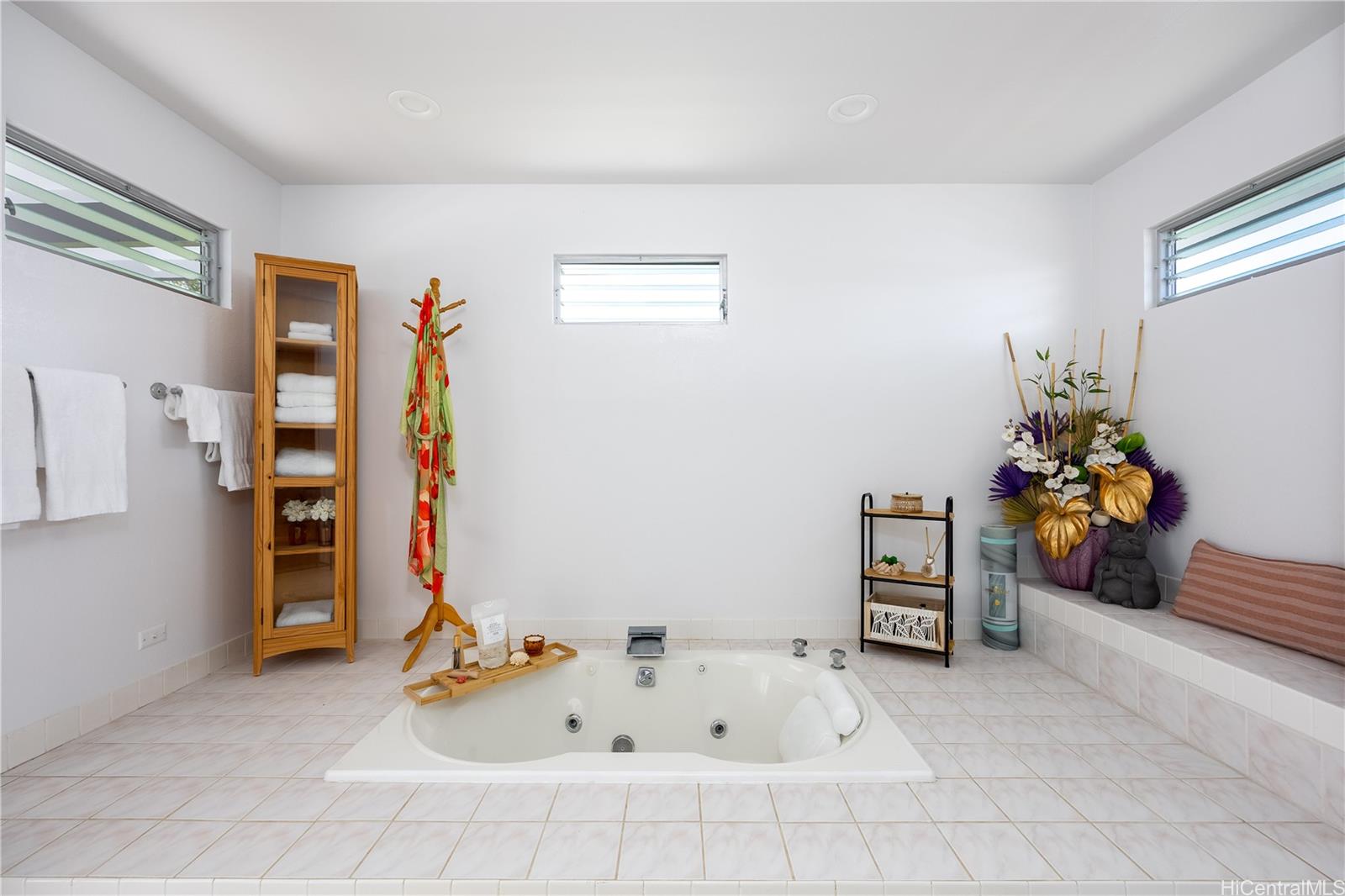 98-1327  Hoohiki St Waiau, PearlCity home - photo 20 of 25