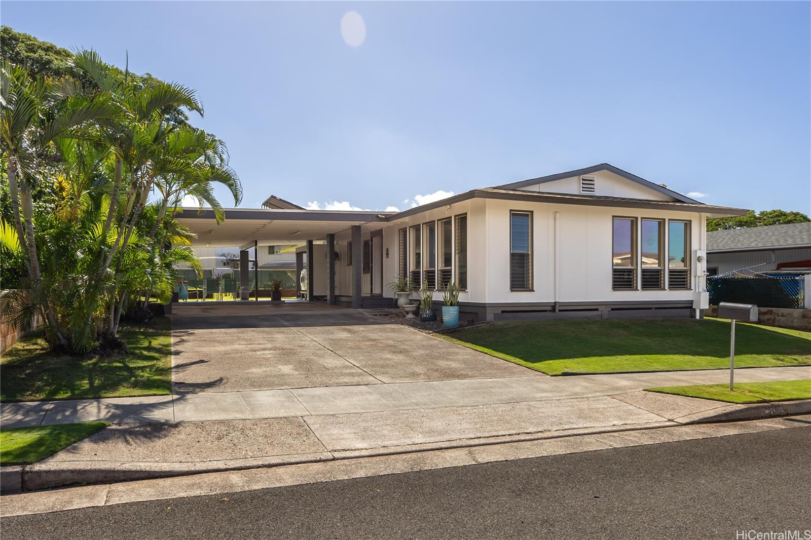 98-1327  Hoohiki St Waiau, PearlCity home - photo 3 of 25