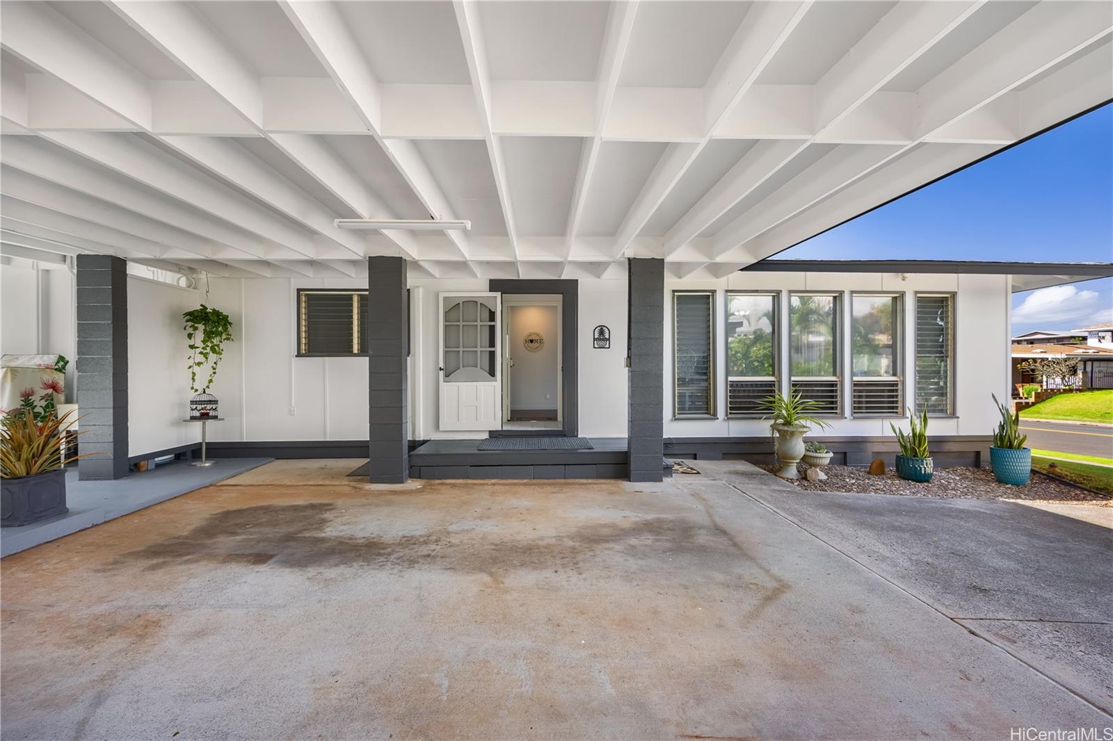 98-1327  Hoohiki St Waiau, PearlCity home - photo 4 of 25