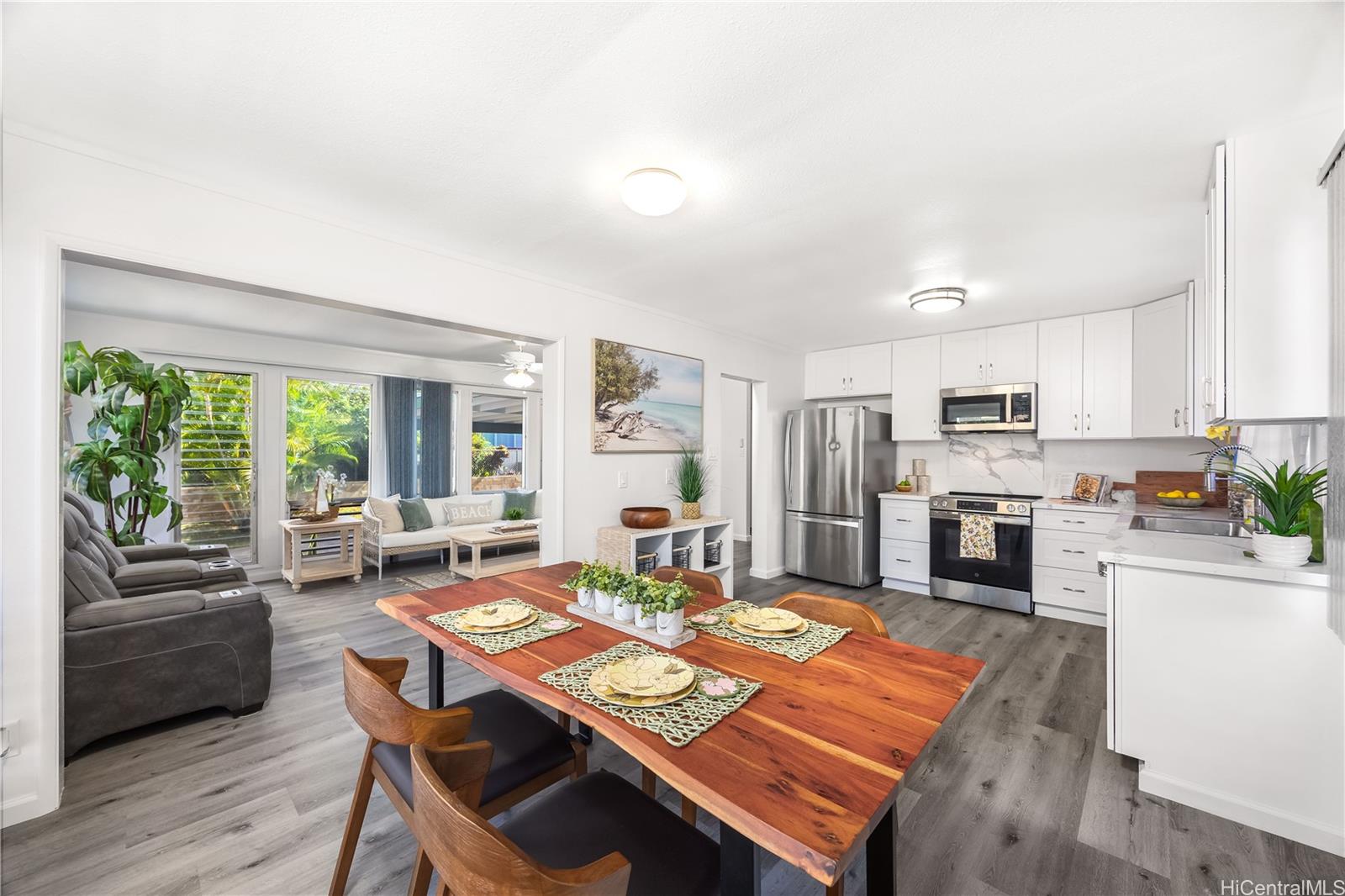 98-1327  Hoohiki St Waiau, PearlCity home - photo 10 of 25